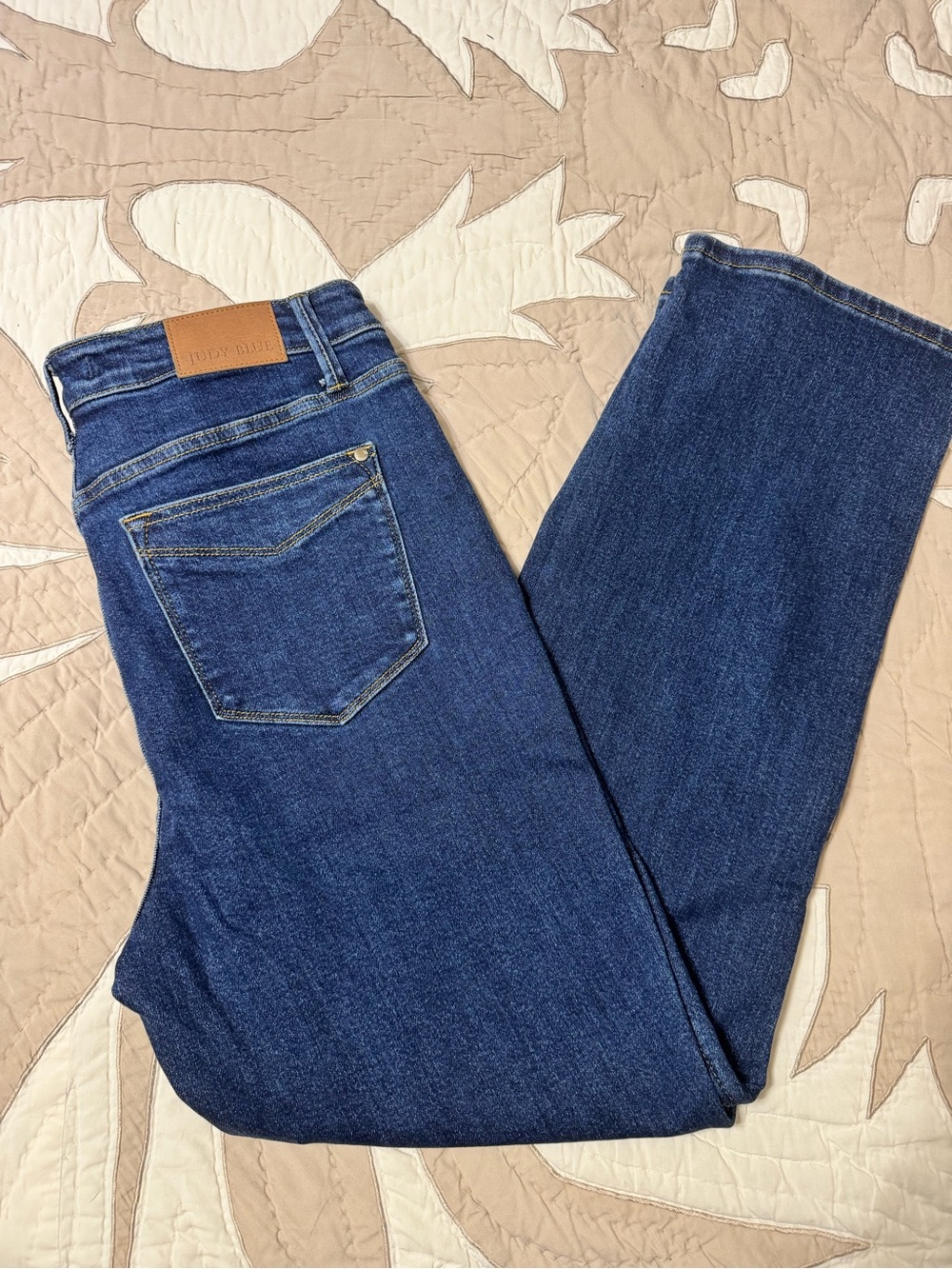 Judy Blue Dark Blue Straight Jeans with Contrast Stitching